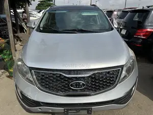 Kia Sportage SX 4dr SUV (2.0L 4cyl Turbo 6A) 2011 Silver