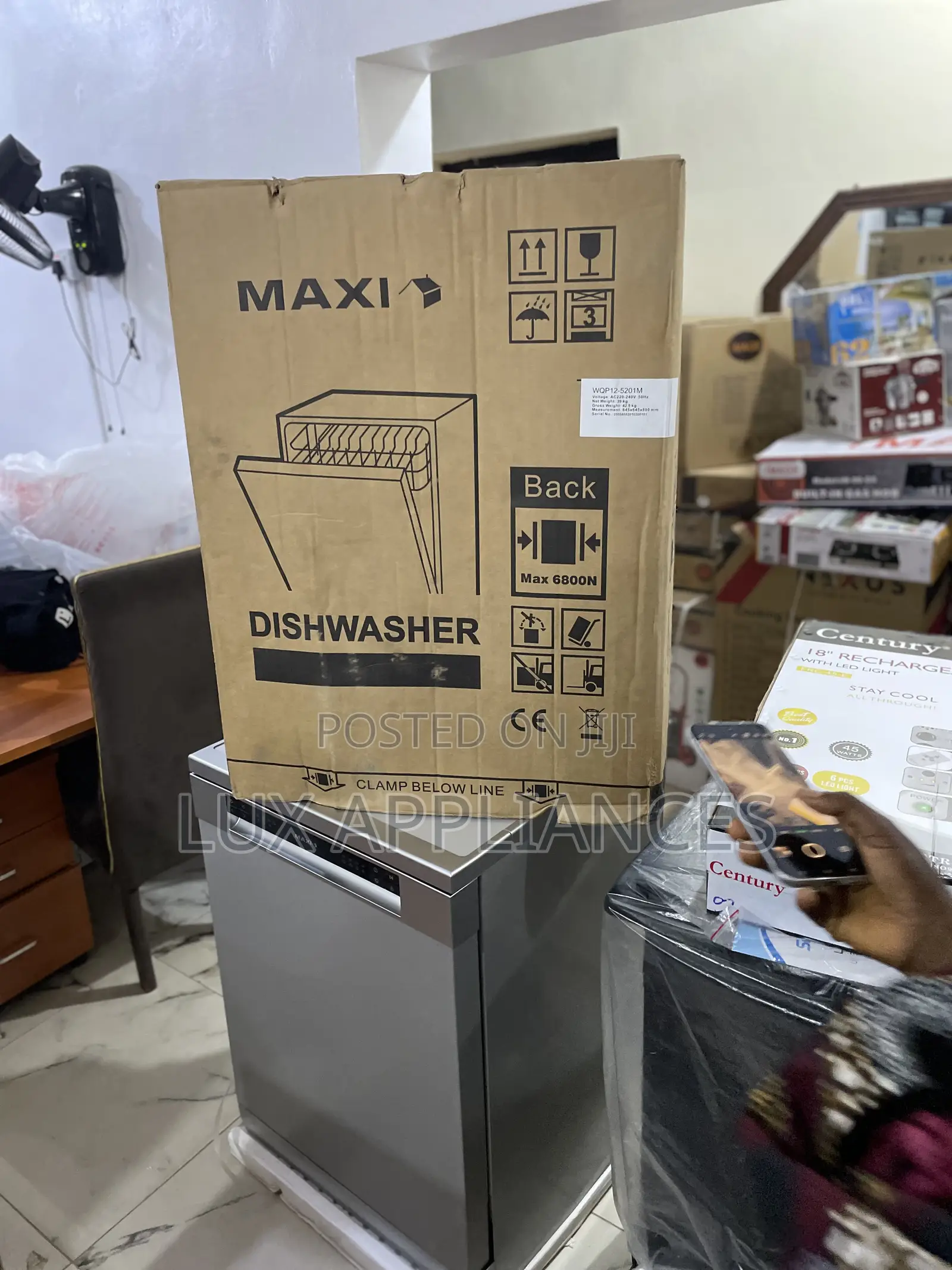 Maxi Dishwasher With Advanced Cleaning Technology