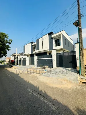 4bdrm Duplex in Estate, GRA Phase 1 for sale