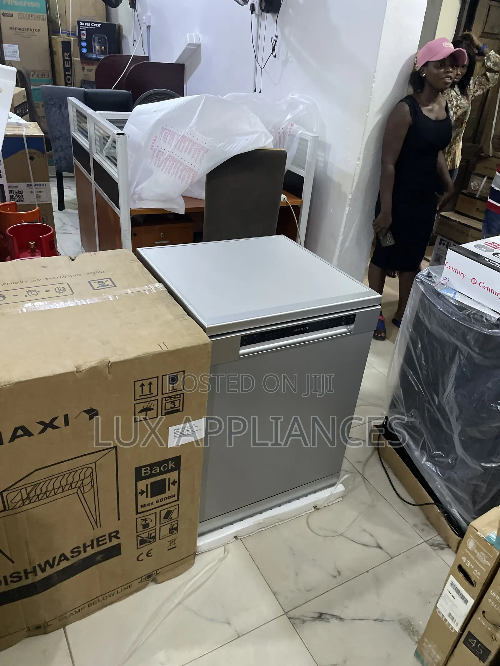 Maxi Dishwasher for Everyday Kitchen Convenience