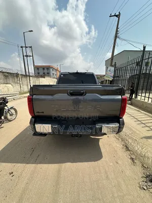 Toyota Tundra 2023 Gray