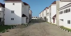 5bdrm Duplex in Guzape District for sale