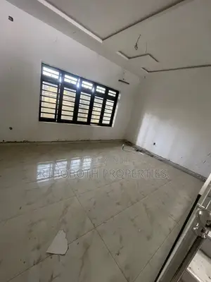 4bdrm Duplex in Jericho for rent