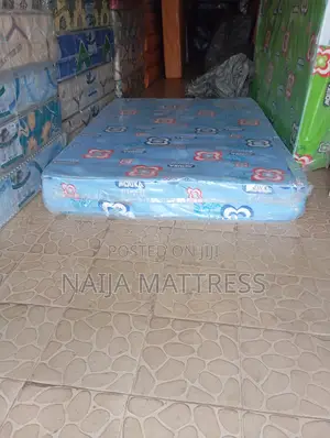 4.5 by 6 by 10 Mouka Flora Mattress