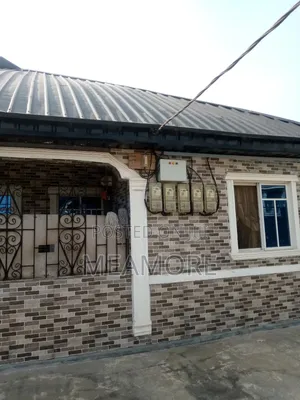 7bdrm House in Poka, Epe for sale