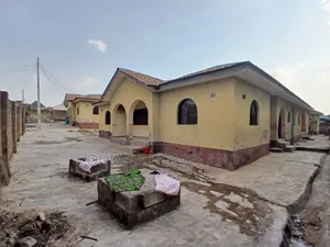 14bdrm Bungalow in Ire Akari Estate, Ibadan for sale