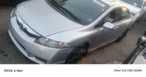 Honda Civic 1.8 5 Door Automatic 2011 Silver