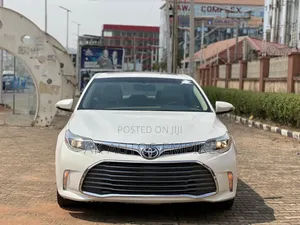 Toyota Avalon XLE Premium FWD Sedan (3.6L 6cyl 6A) 2016 White