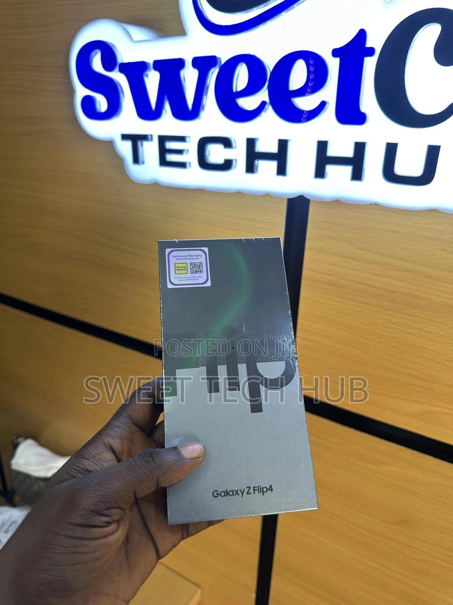 New Samsung Galaxy Z Flip4 256 GB Gray
