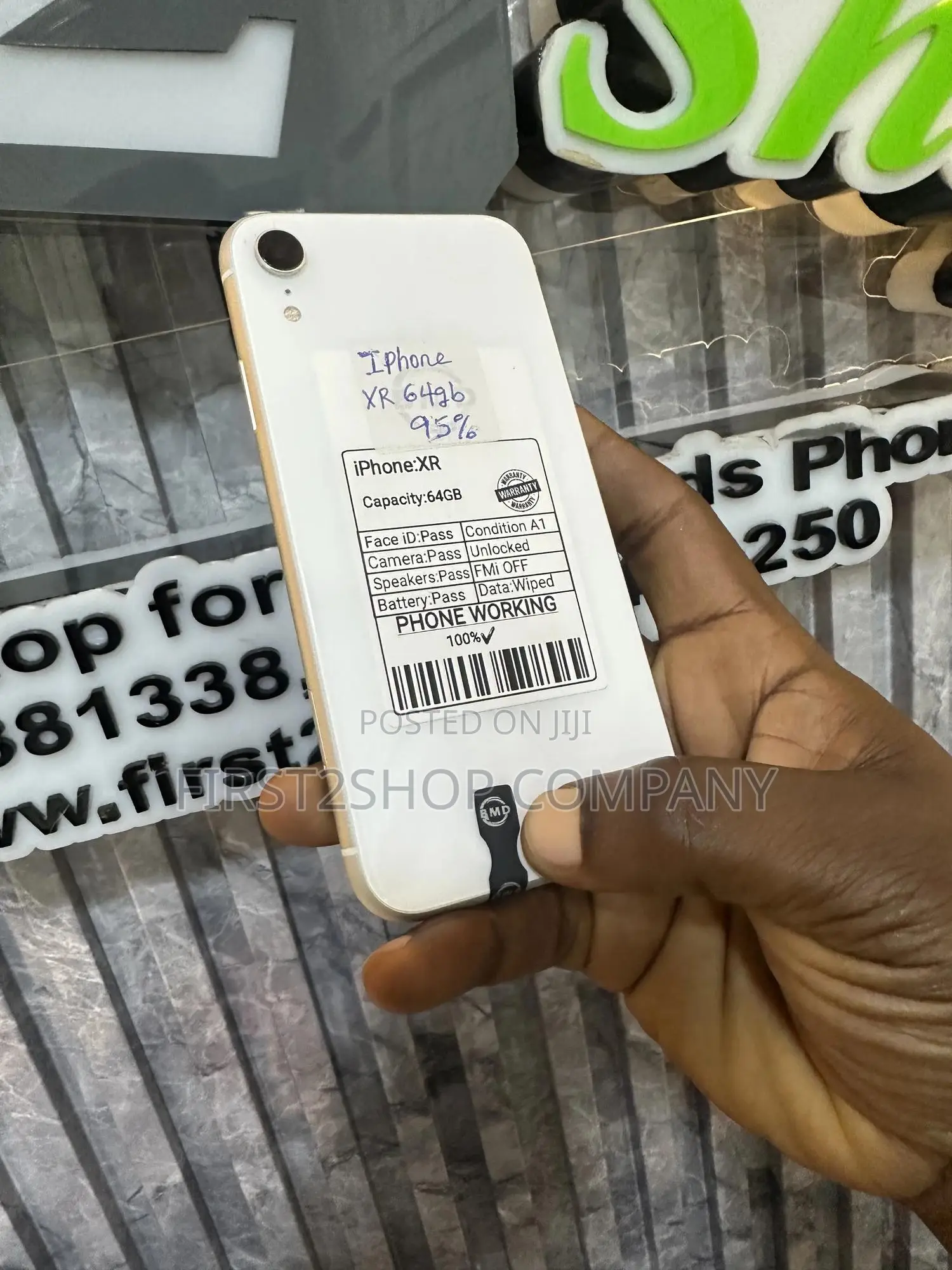 Apple iPhone XR 64 GB White