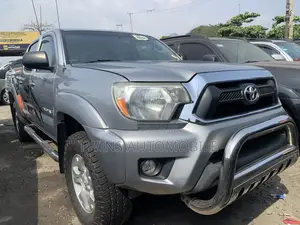 Toyota Tacoma 4dr Double Cab 5.0 ft. SB (2.7L 4cyl 4A) 2015 Silver