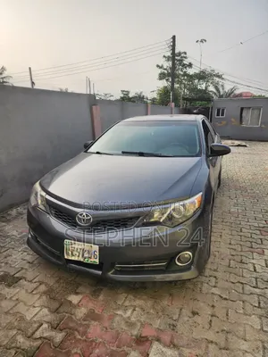 Toyota Camry SE V6 4dr Sedan (3.5L 6cyl 6A) 2012 Gray
