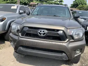Toyota Tacoma V6 4dr Double Cab 4WD 5.0 ft. SB (4.0L 6cyl 6M) 2015