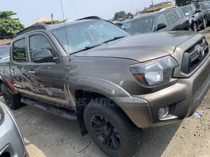 Toyota Tacoma V6 4dr Double Cab 4WD 5.0 ft. SB (4.0L 6cyl 6M) 2015