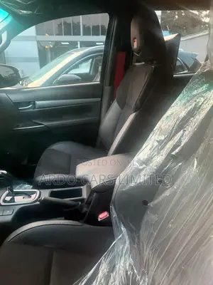 New Toyota Hilux 2025 Black