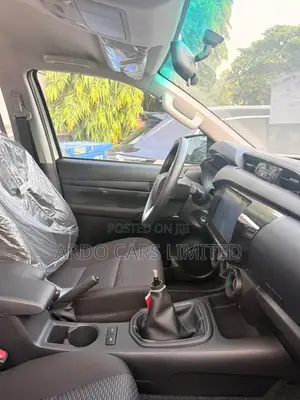 New Toyota Hilux 2025 White