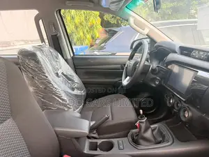 New Toyota Hilux 2025 White