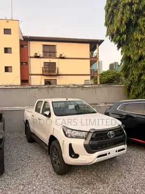 New Toyota Hilux 2025 White