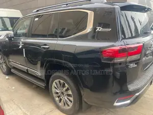 New Toyota Land Cruiser LC300 2025 Black
