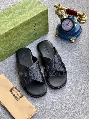 Gucci Crossing