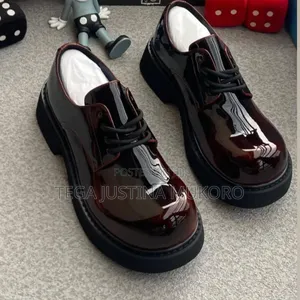High Quality Stock Shoes