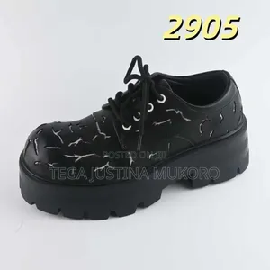 High Quality Stock Shoes