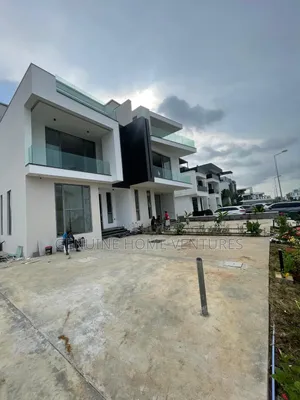 4bdrm Duplex in Lekki Phase 1 for sale
