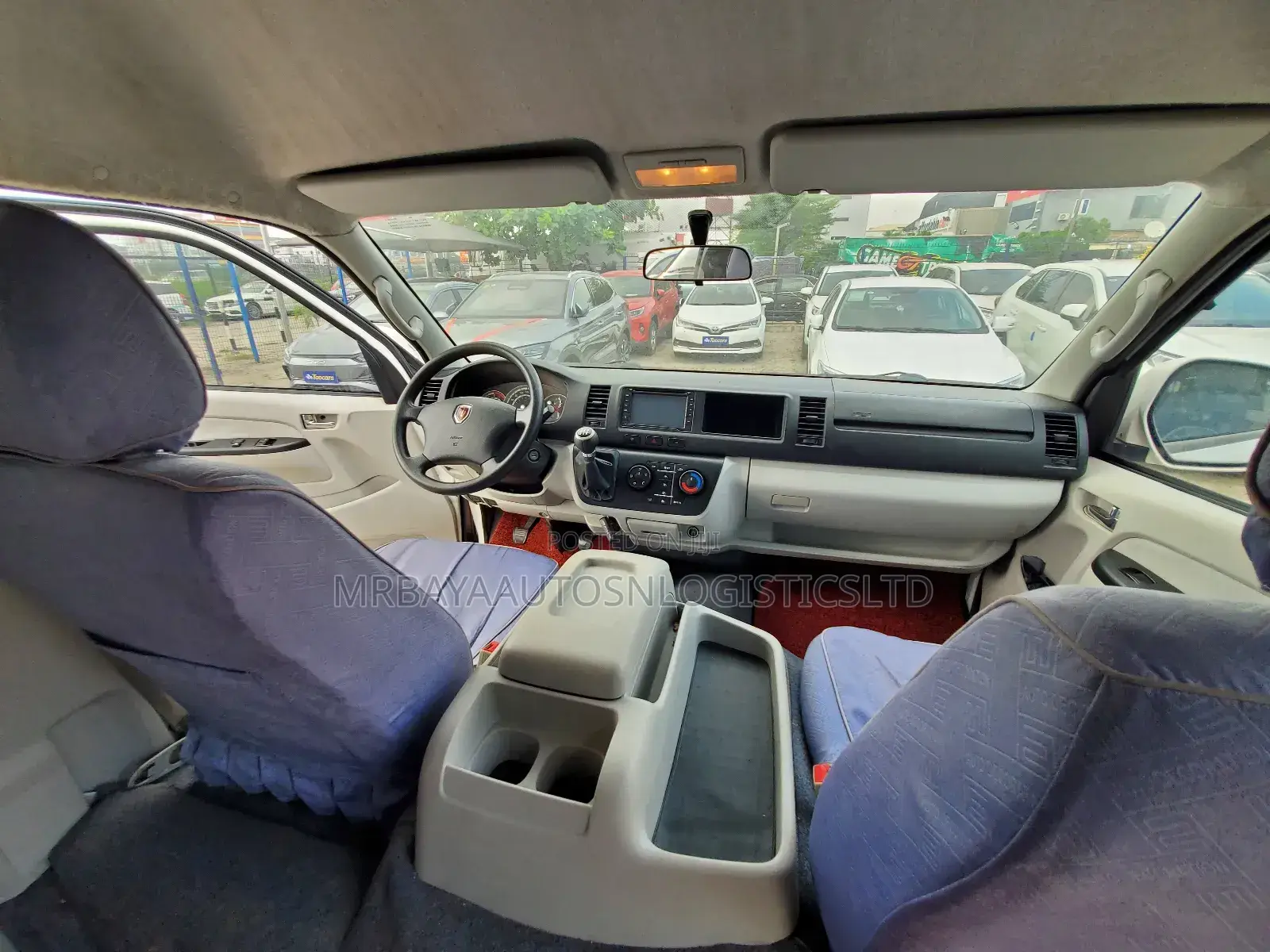 Toyota HiAce 2016 White