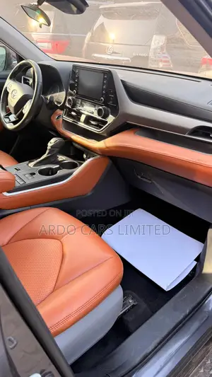 Toyota Highlander 2021 Gray