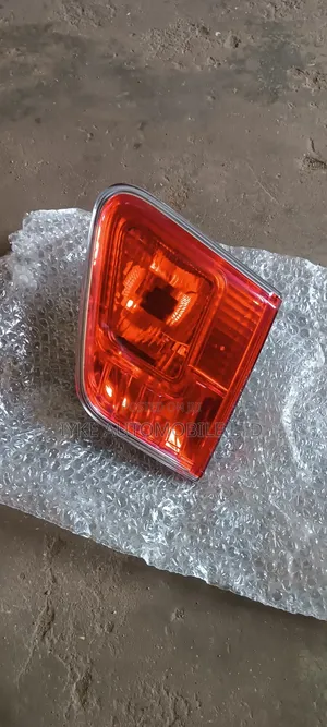 Boot Lights Avensis 2010