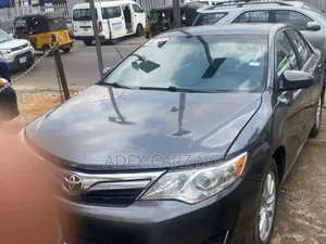 Toyota Camry LE 4dr Sedan (2.5L 4cyl 6A) 2013 Gray