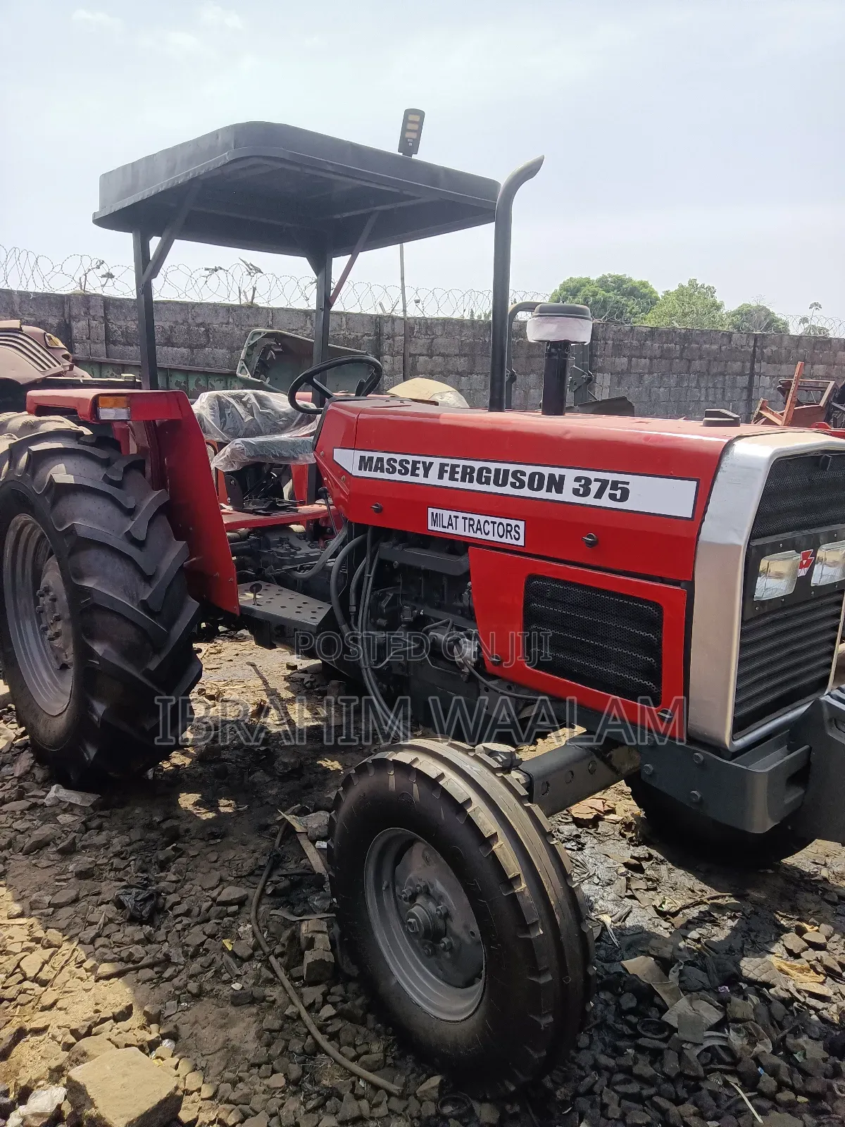 Massey Ferguson 375