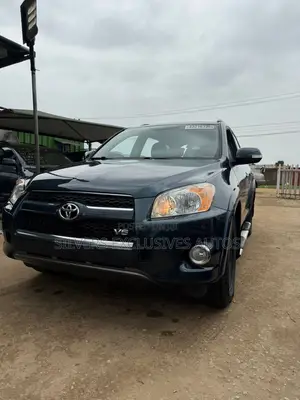 Toyota RAV4 2009 Green