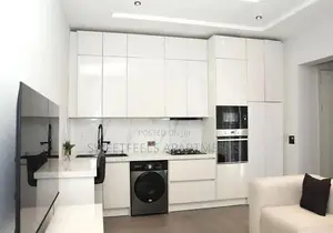 Cozy White 1 Bedroom Apartment With Ps5