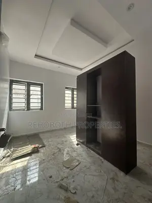 2bdrm Apartment in Beside Hebron Court, Idishin for rent