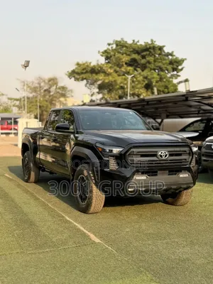 Toyota Tacoma 2024 Black