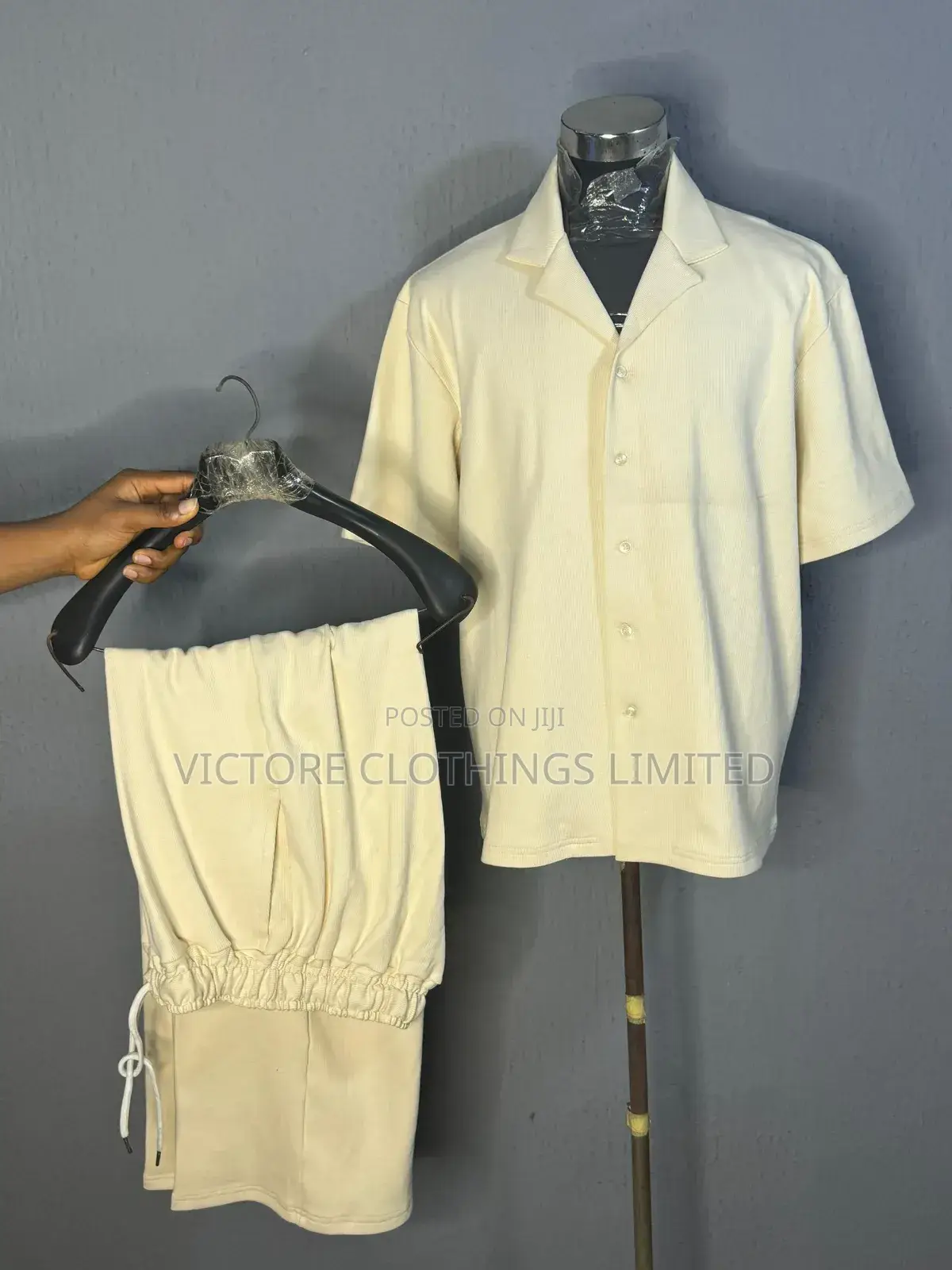 Premium Vintage Outfits