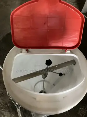 Automatic Pig Feeder