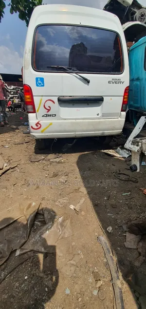 Suzuki APV Minibus 2008 White