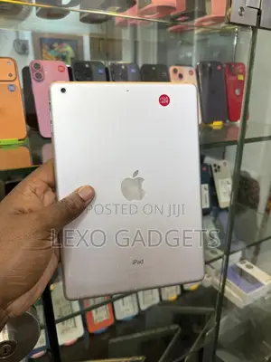 Apple iPad Air 128 GB Silver
