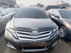 Toyota Venza Limited 4dr Wagon AWD (3.5L 6cyl 6A) 2015 Gray