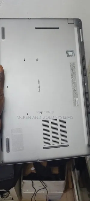 Laptop Dell Precision 3561 16GB Intel Core I7 SSD 512GB