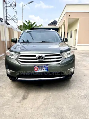Toyota Highlander Limited 3.5l 4WD 2013 Gray