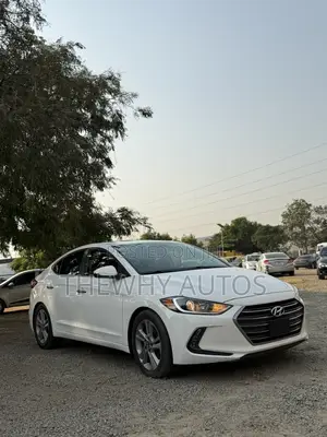 Hyundai Elantra Limited Sedan FWD (1.8L 4cyl 6A) 2016 White