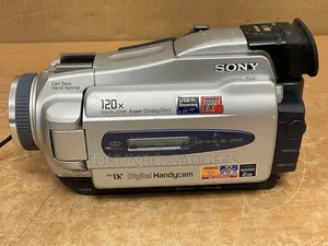 Sony Handycam DCR-Trv18e Handheld Minidv Camcorder