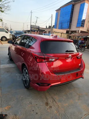 Toyota Corolla SE 4dr Sedan (1.8L 4cyl CVT) 2017 Red