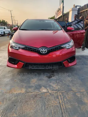 Toyota Corolla SE 4dr Sedan (1.8L 4cyl CVT) 2017 Red