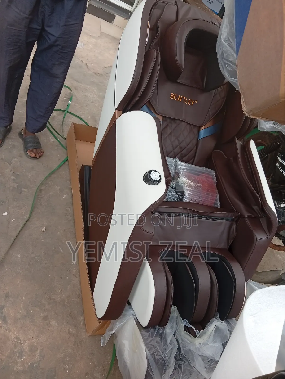 4d Bentley Luxury Massager Chair