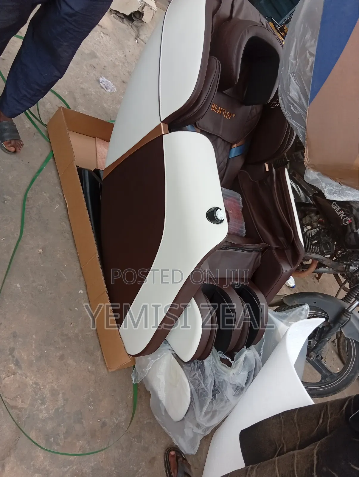 4d Bentley Luxury Massager Chair