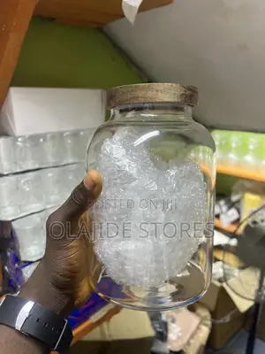2ltr Storage Glass Jar With a Wooden Airtight Lid.